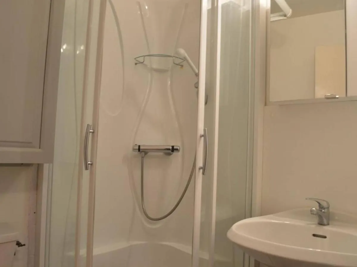 Apartment Sainte-Maxime : Studio Cabine Avec Piscine, Parking, Climatisation Et Terrasse - Fr-1-226-294 France